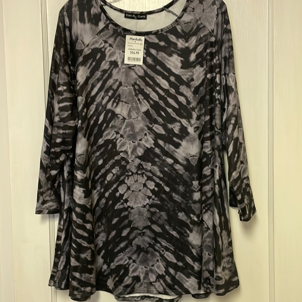 3/4 sleeve shirt with tags